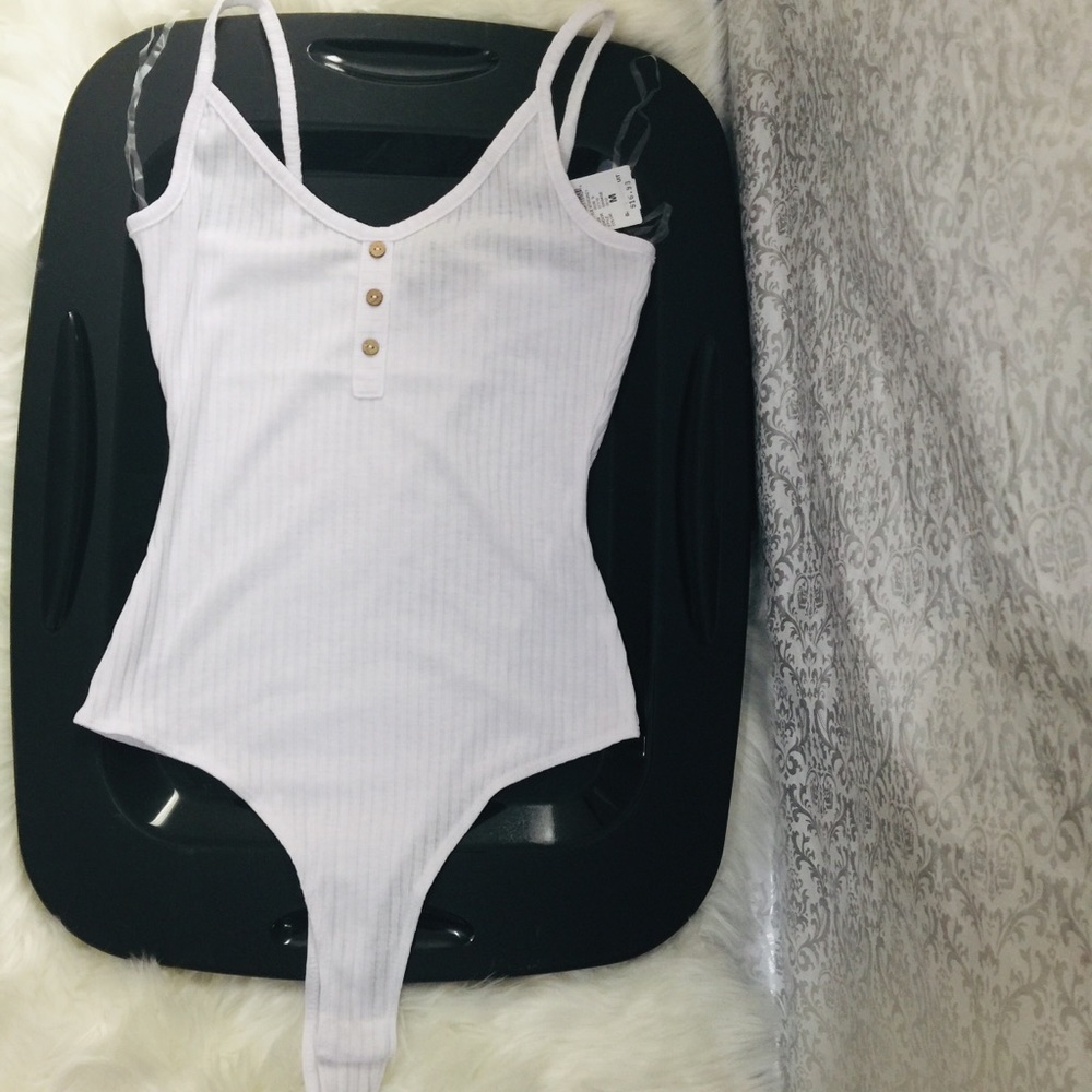 Rue21 White Bodysuit - M